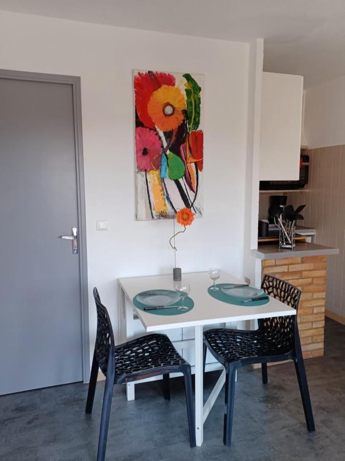 Appart Cosy En Bord De Mer - Port Santia Lucia St Raphael Saint-Raphaël Buitenkant foto
