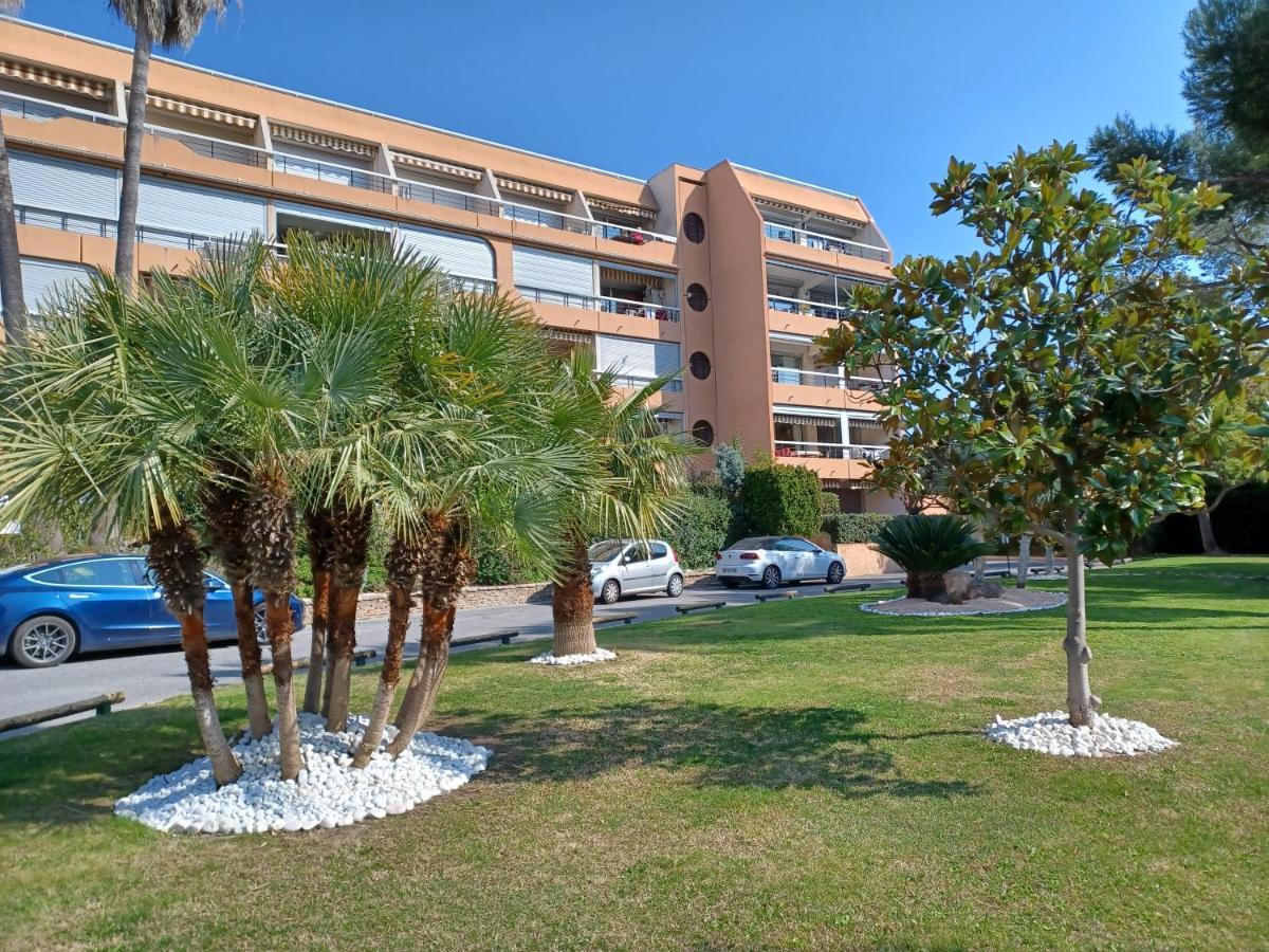 Appart Cosy En Bord De Mer - Port Santia Lucia St Raphael Saint-Raphaël Buitenkant foto