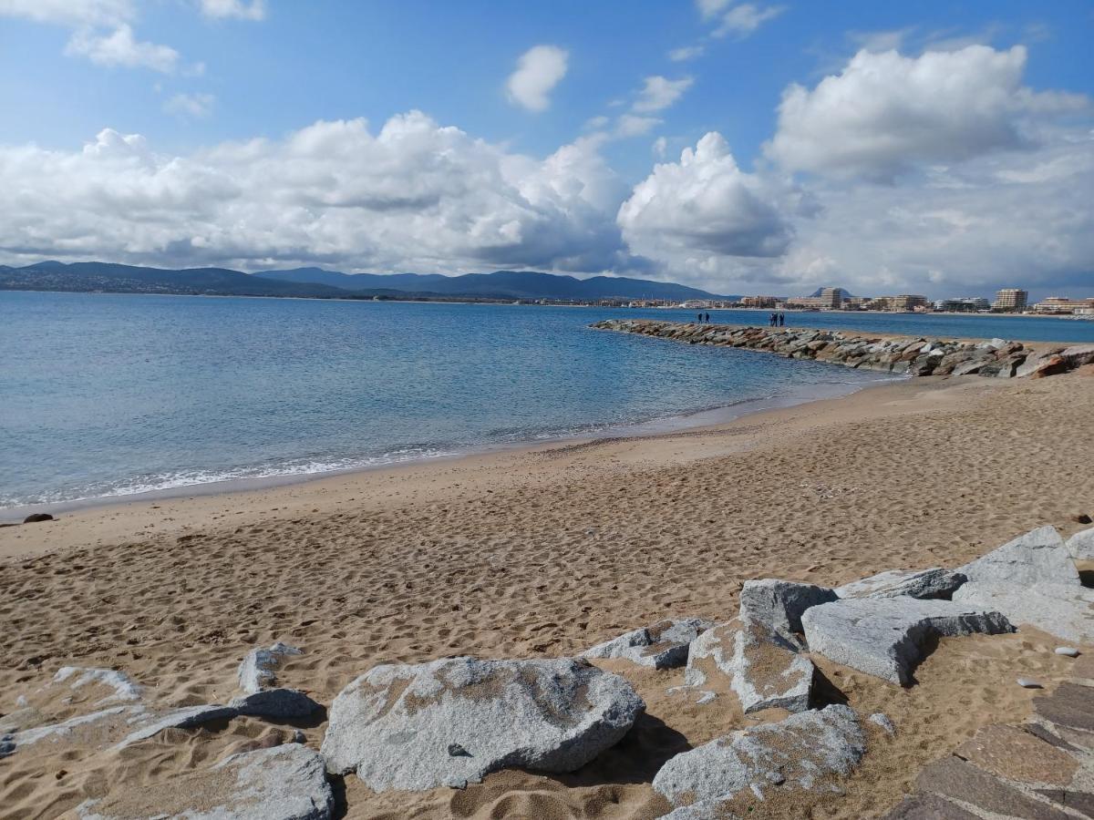 Appart Cosy En Bord De Mer - Port Santia Lucia St Raphael Saint-Raphaël Buitenkant foto